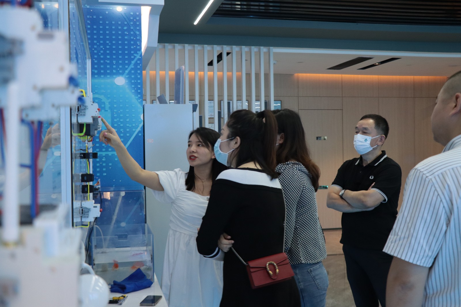 深圳市益阳商会一行莅临开云手机官方网站科技指导交流